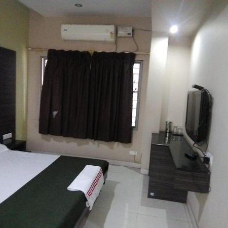Iroomz Hoysala Residency بيلاري المظهر الخارجي الصورة