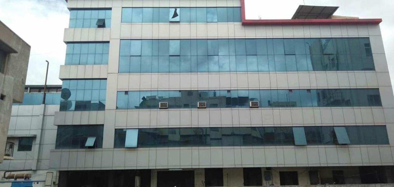 Iroomz Hoysala Residency بيلاري المظهر الخارجي الصورة
