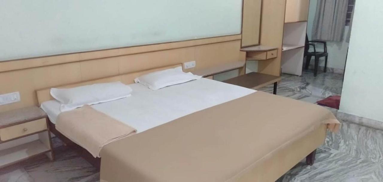 Iroomz Hoysala Residency بيلاري المظهر الخارجي الصورة