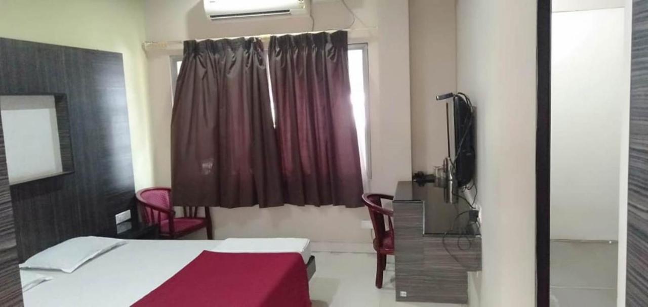 Iroomz Hoysala Residency بيلاري المظهر الخارجي الصورة