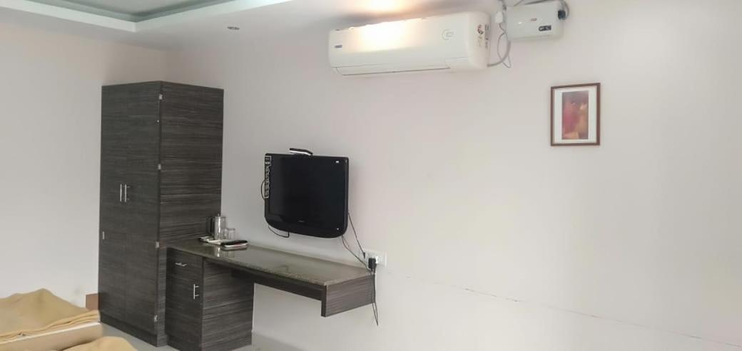 Iroomz Hoysala Residency بيلاري المظهر الخارجي الصورة