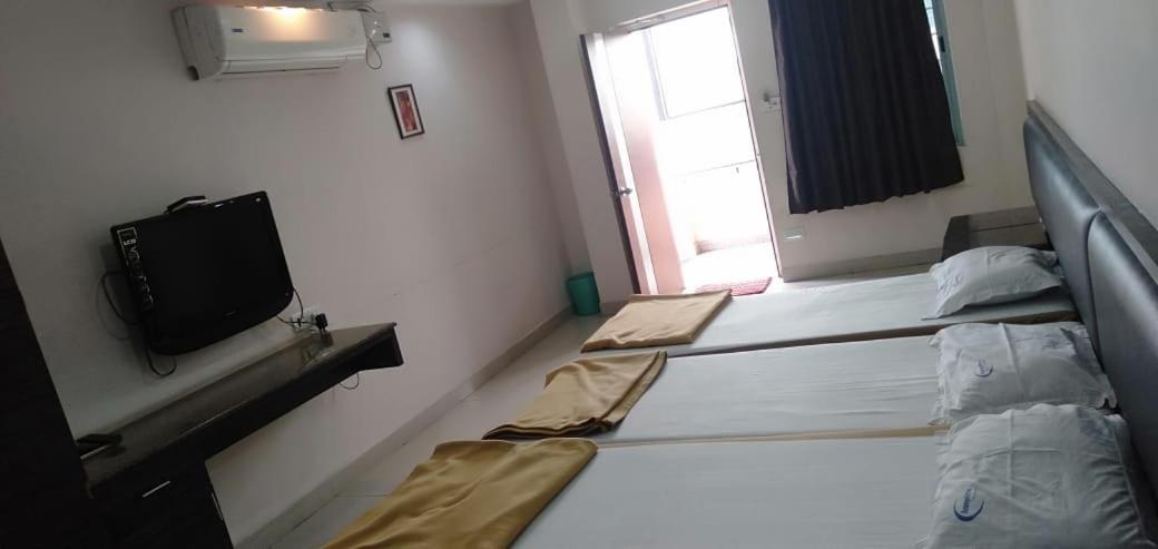 Iroomz Hoysala Residency بيلاري المظهر الخارجي الصورة