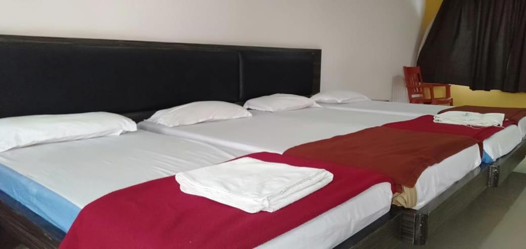 Iroomz Hoysala Residency بيلاري المظهر الخارجي الصورة