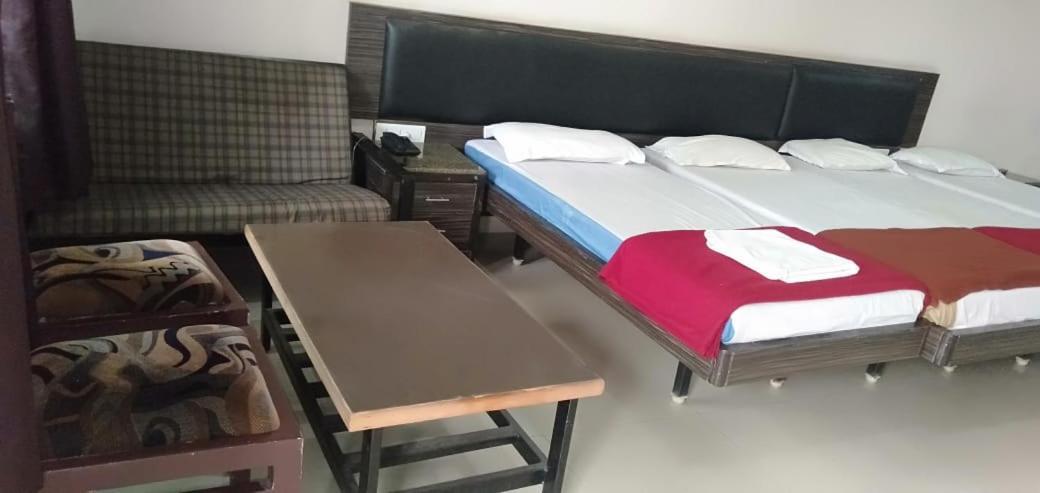 Iroomz Hoysala Residency بيلاري المظهر الخارجي الصورة