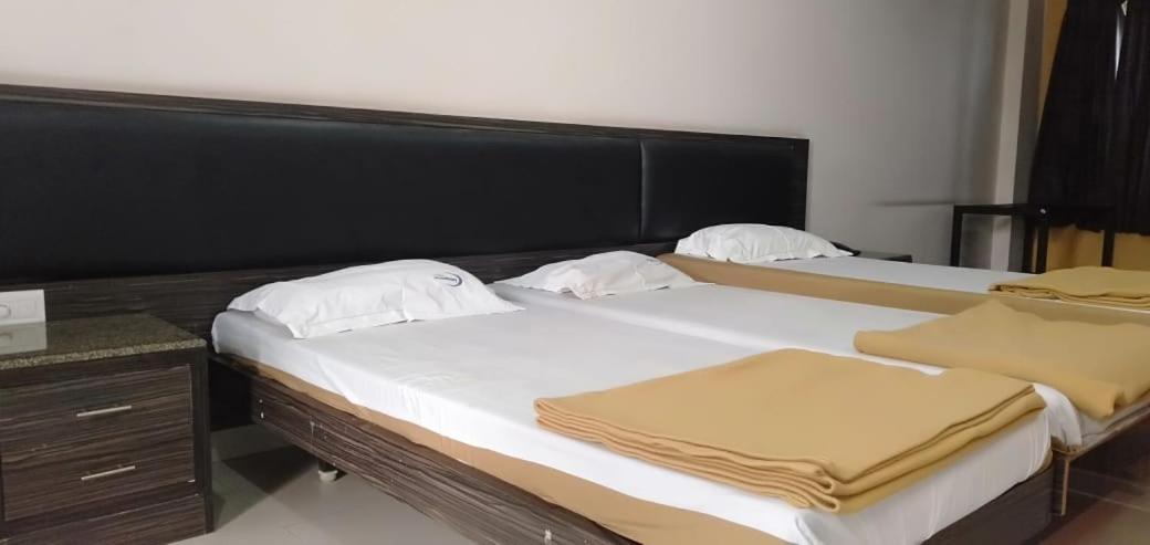 Iroomz Hoysala Residency بيلاري المظهر الخارجي الصورة
