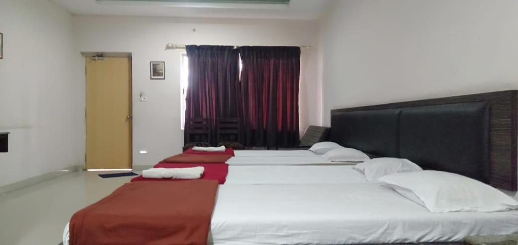 Iroomz Hoysala Residency بيلاري المظهر الخارجي الصورة