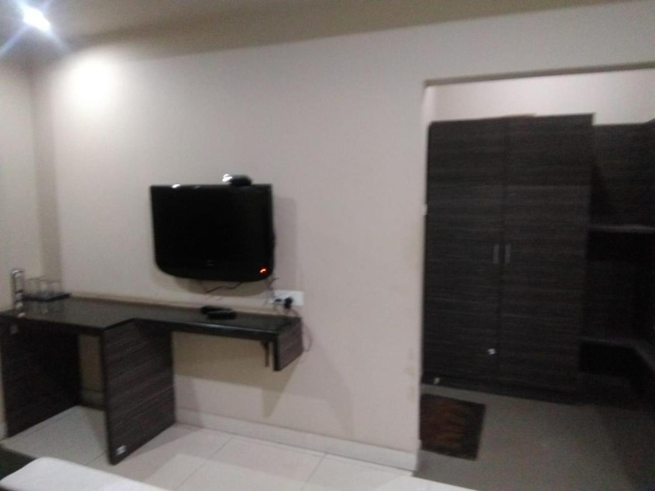 Iroomz Hoysala Residency بيلاري المظهر الخارجي الصورة